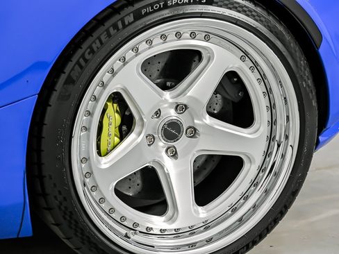 Used 2024 McLaren 750S Spider RWD image 15