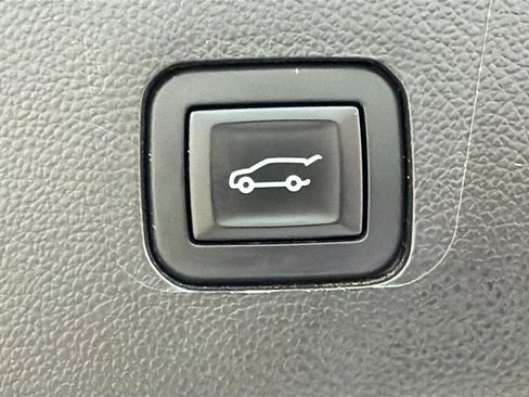 Used 2020 Chevrolet Traverse LT AWD/4WD image 13