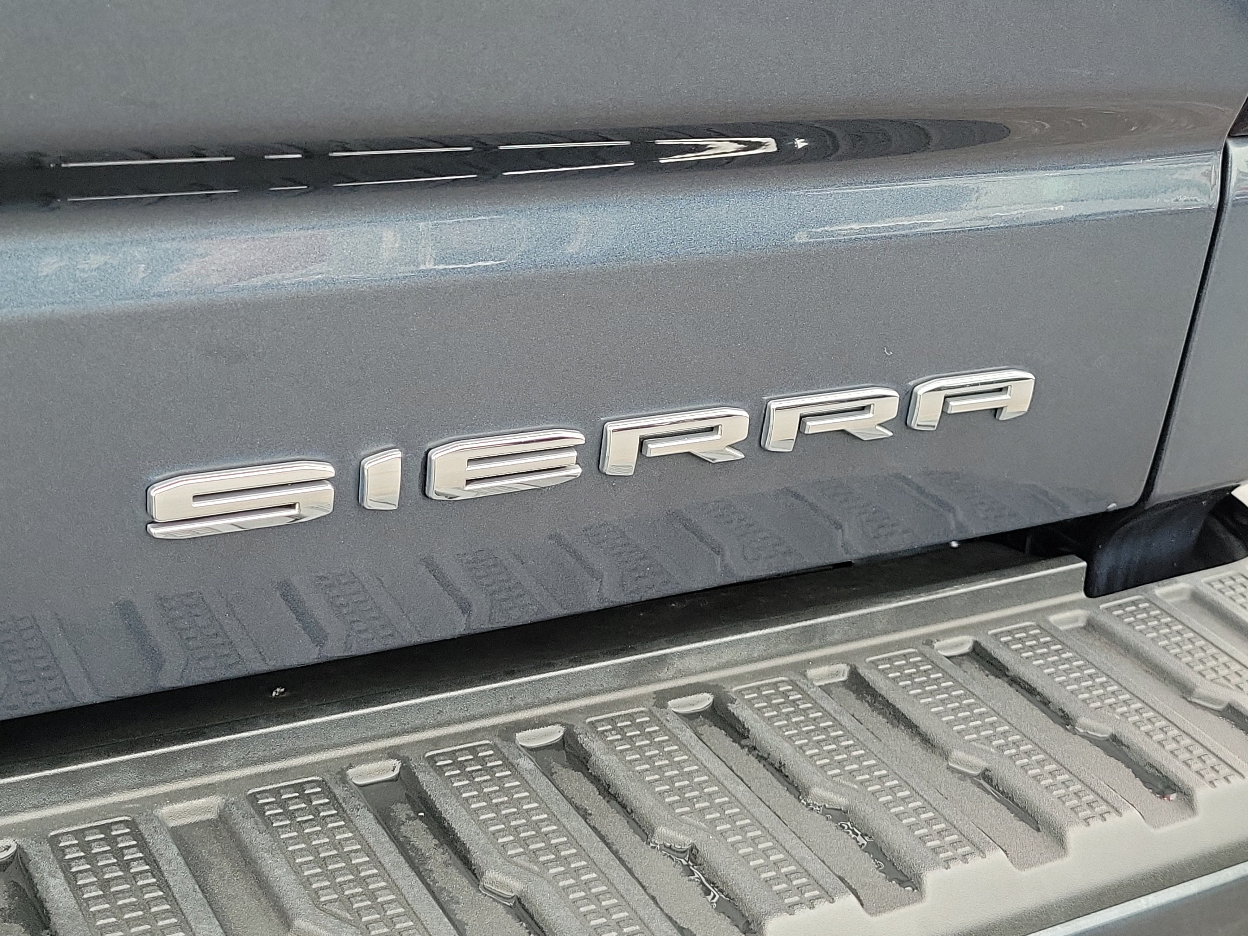 Used 2021 GMC Sierra 1500 Denali w/ Denali Ultimate Package AWD/4WD image 6
