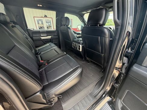 Used 2019 Ford F150 Lariat w/ Equipment Group 502A Luxury AWD/4WD image 9