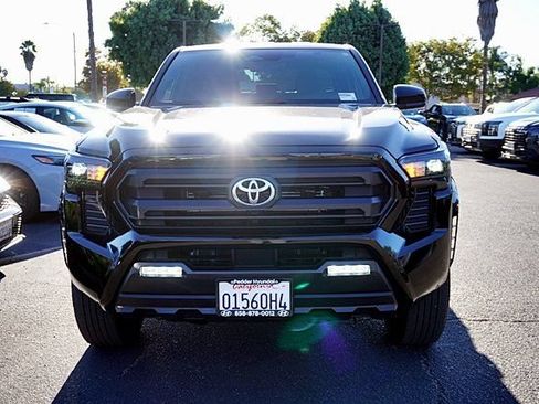 Used 2025 Toyota Tacoma SR5 AWD/4WD image 10