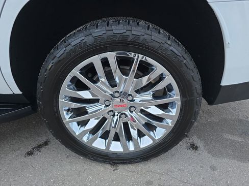 Used 2021 GMC Yukon SLE image 35