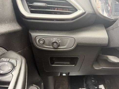 Used 2023 Chevrolet TrailBlazer LS image 28