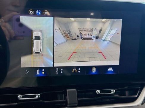 New 2026 Chevrolet Equinox LT AWD/4WD image 17