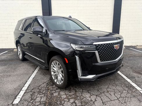 Used 2023 Cadillac Escalade Premium Luxury image 2