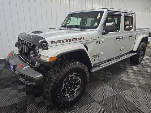 Used 2022 Jeep Gladiator Mojave w/ Cold Weather Group AWD/4WD image 9