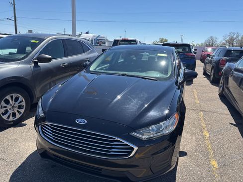 Used 2020 Ford Fusion SE image 19