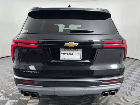 Certified 2024 Chevrolet Traverse LT image 9