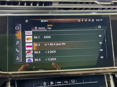 Used 2022 Audi Q7 2.0T Premium Plus w/ Premium Plus Package AWD/4WD image 30