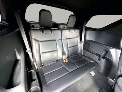 Used 2020 Ford Explorer XLT w/ Equipment Group 202A image 17