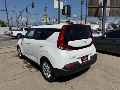 Used 2022 Kia Soul LX w/ Technology Package image 7