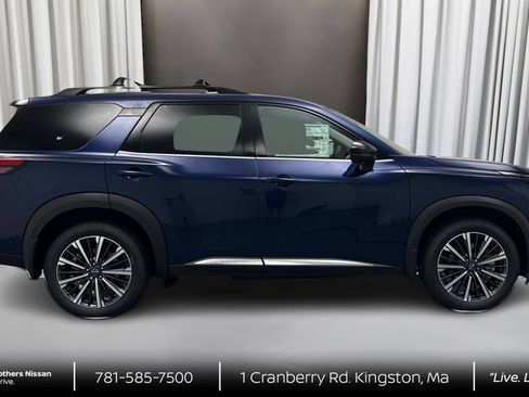 New 2026 Nissan Pathfinder Platinum w/ Accent Package AWD/4WD image 4