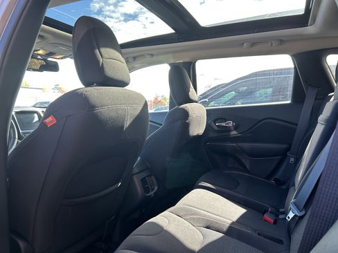 Used 2017 Jeep Cherokee 75th Anniversary image 10