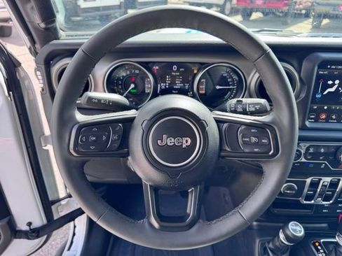 Used 2023 Jeep Wrangler Unlimited w/ Cold Weather Group AWD/4WD image 27