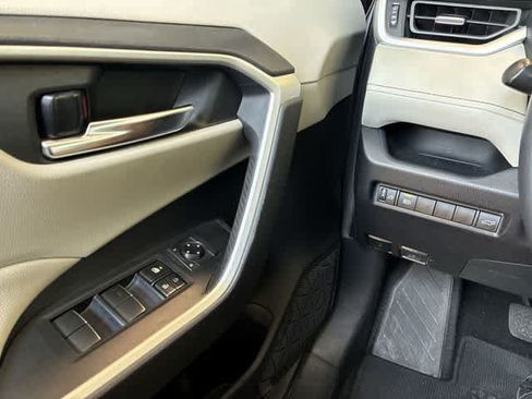 Used 2021 Toyota RAV4 XLE Premium FWD image 41