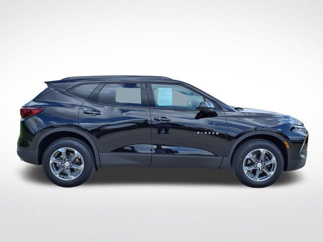 Used 2024 Chevrolet Blazer LT w/ Convenience Package FWD image 10