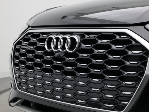 Used 2023 Audi Q5 2.0T Premium Plus w/ Premium Plus Package AWD/4WD image 10