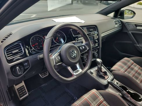 Used 2021 Volkswagen Golf 4-Door FWD image 18
