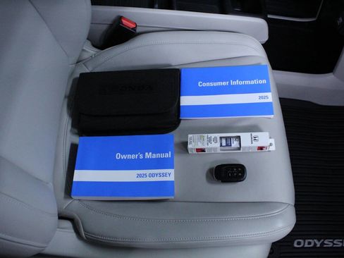 Used 2025 Honda Odyssey EX-L image 39