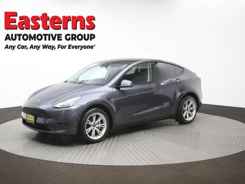 Used 2022 Tesla Model Y Long Range image 54