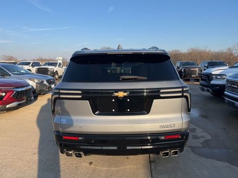 Used 2025 Chevrolet Traverse High Country w/ LPO, Floor Liner Package image 6