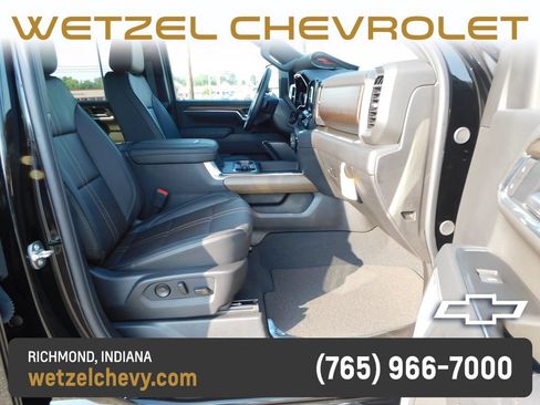 Used 2025 Chevrolet Silverado 2500 High Country w/ Technology Package AWD/4WD image 22
