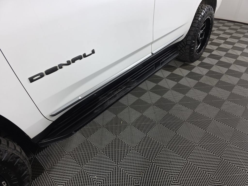 Used 2022 GMC Yukon Denali AWD/4WD image 10