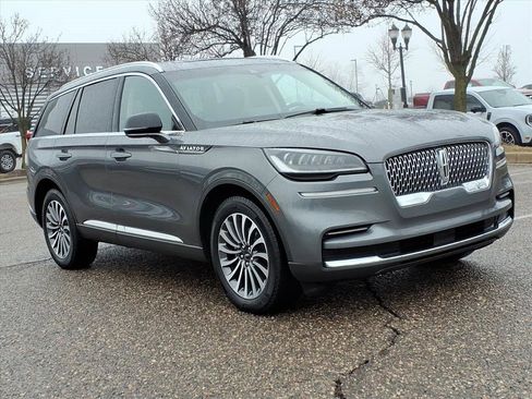 Used 2023 Lincoln Aviator AWD w/ Premium Package image 7