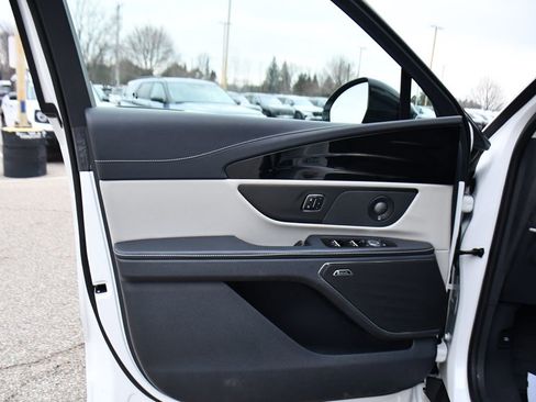 Used 2024 Lincoln Nautilus Reserve w/ Equipment Group 202A image 23