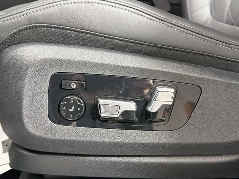New 2026 BMW X5 xDrive40i w/ M Sport Package AWD/4WD image 18