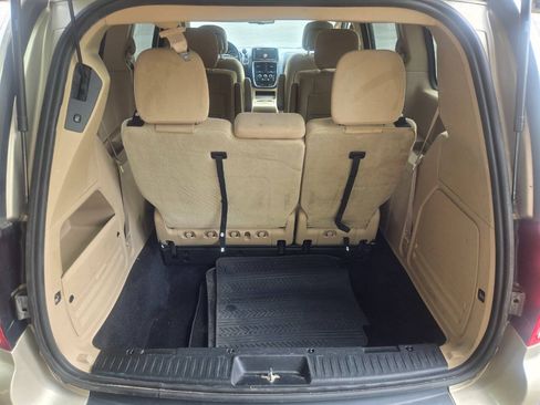 Used 2014 Dodge Grand Caravan SXT FWD image 35