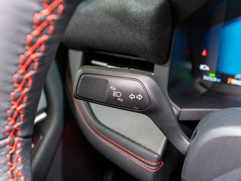 Used 2025 Ford Explorer ST w/ Sun And Sound Package image 31