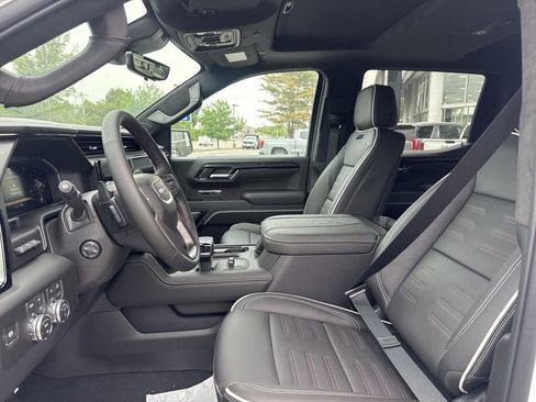 New 2026 GMC Sierra 1500 AT4X w/ LPO, Black Badging Package AWD/4WD image 15