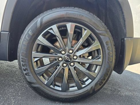 Used 2023 Chevrolet Traverse RS w/ LPO, Floor Liner Package AWD/4WD image 13