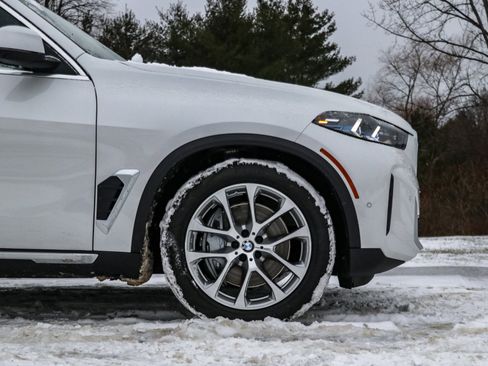 New 2026 BMW X5 xDrive50e w/ Executive Package image 3