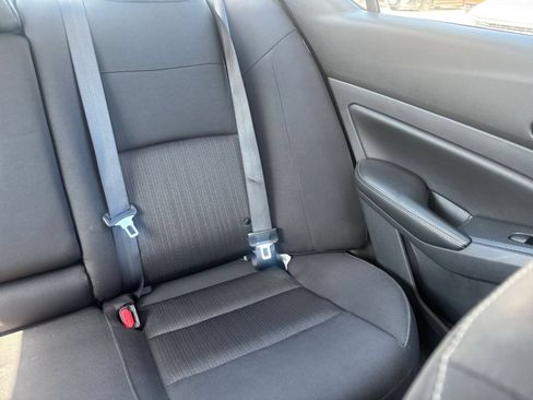 Used 2025 Nissan Altima 2.5 SV FWD image 36
