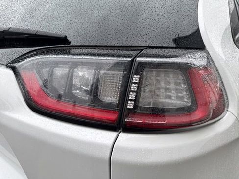 Used 2023 Jeep Cherokee Altitude Lux image 15