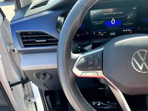 Certified 2023 Volkswagen Taos SE image 24