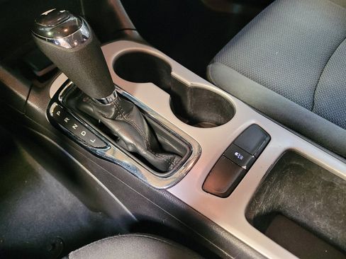 Used 2017 Chevrolet Cruze LS FWD image 26
