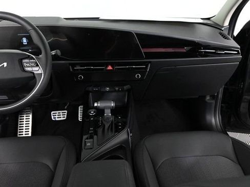New 2025 Kia Niro EX Touring image 14