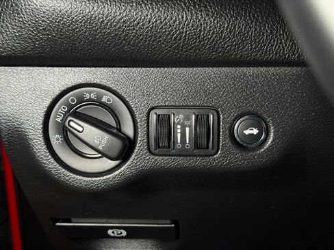 Used 2016 Dodge Challenger R/T RWD image 10