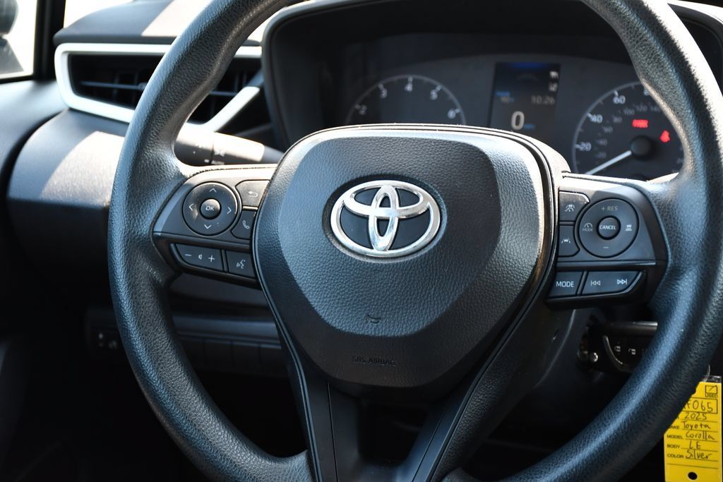 Used 2025 Toyota Corolla LE FWD image 23