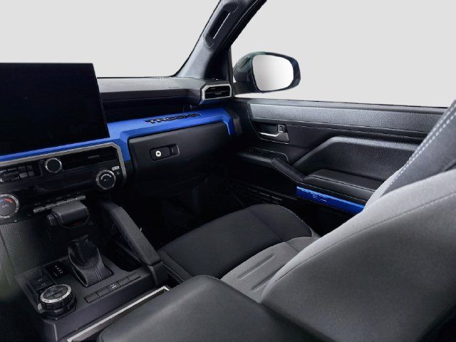 Certified 2025 Toyota Tacoma TRD Off-Road AWD/4WD image 23
