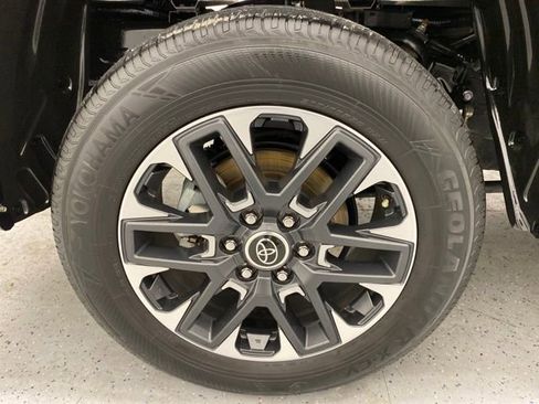 Used 2024 Toyota Tundra Limited image 7