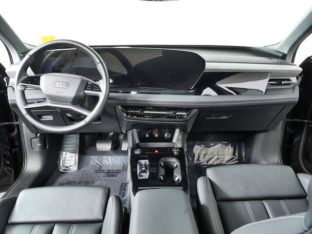 Used 2025 Audi Q6 e-tron Premium Plus AWD/4WD image 17
