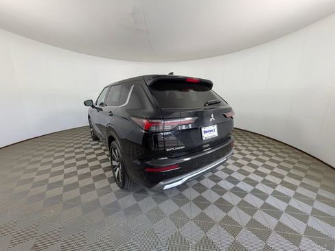 Used 2025 Mitsubishi Outlander SE AWD/4WD image 12