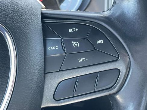 Used 2022 Dodge Charger SXT RWD image 22