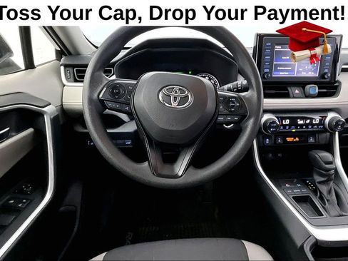 Used 2019 Toyota RAV4 XLE w/ Convenience Package FWD image 6
