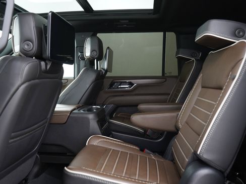 Used 2025 GMC Yukon XL Denali Ultimate AWD/4WD image 20