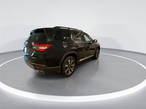 Used 2023 Honda Pilot Touring image 8